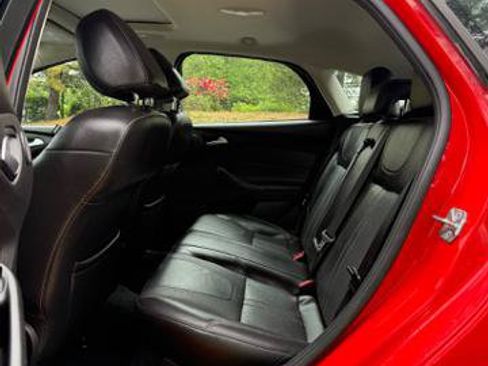 Used 2014 Ford Focus SE w/ Equipment Group 201A FWD image 11