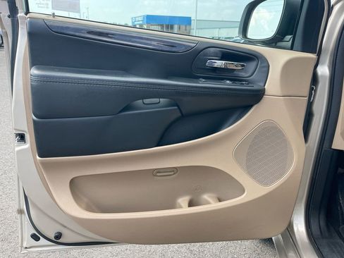 Used 2016 Dodge Grand Caravan SE w/ Quick Order Package 29E SE image 22