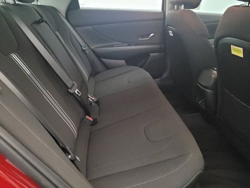 Used 2024 Hyundai Elantra SEL w/ Convenience Package image 19