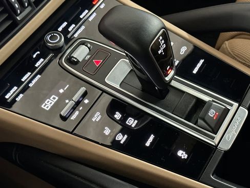 Used 2019 Porsche Cayenne image 22