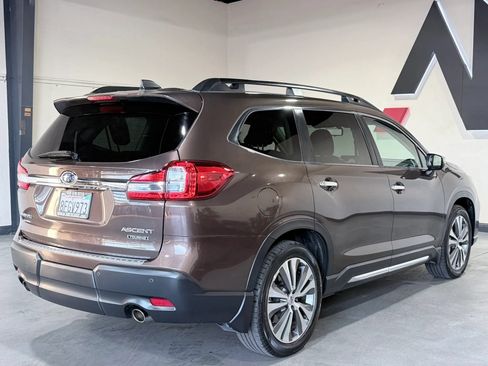 Used 2019 Subaru Ascent Touring AWD/4WD image 4