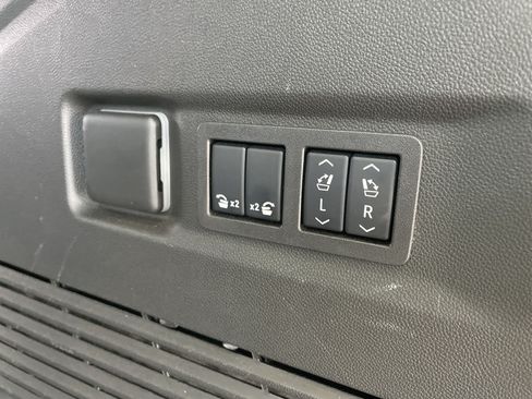 Used 2025 GMC Yukon XL Denali Ultimate w/ LPO, Floor Liner Package AWD/4WD image 45