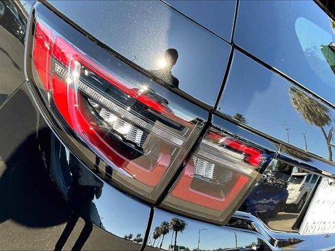 Used 2025 Land Rover Discovery Sport Dynamic SE image 32