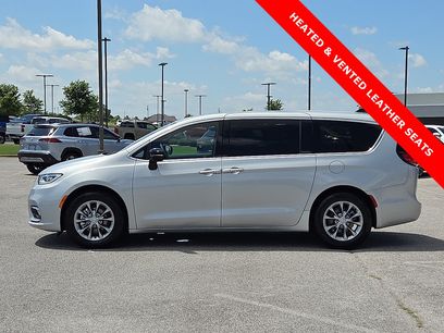 Used 2026 Chrysler Pacifica Limited