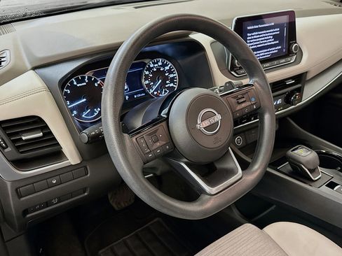 Used 2023 Nissan Rogue SV AWD/4WD image 18