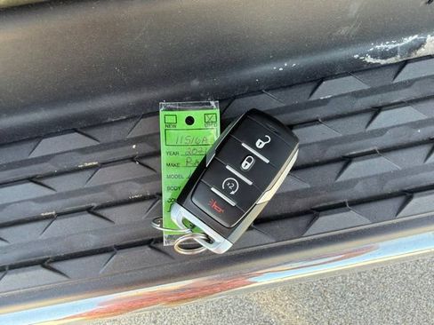 Used 2021 RAM 1500 Big Horn AWD/4WD image 14