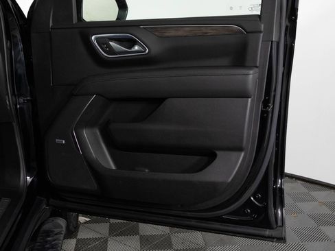 Used 2022 Chevrolet Suburban Z71 w/ Z71 Off-Road Package image 40