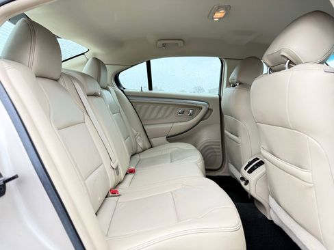 Used 2018 Ford Taurus SEL w/ Equipment Group 201A image 21