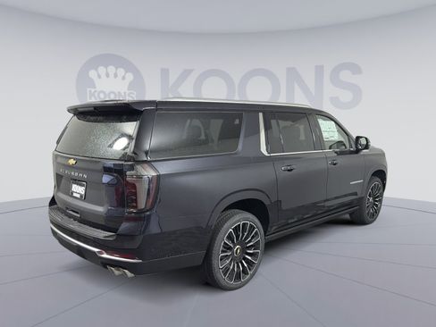 New 2026 Chevrolet Suburban High Country w/ LPO, Get Active Package AWD/4WD image 7