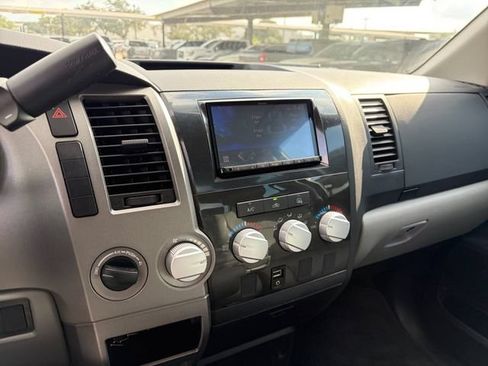 Used 2013 Toyota Tundra 4x4 Double Cab w/ Tow Pkg image 10