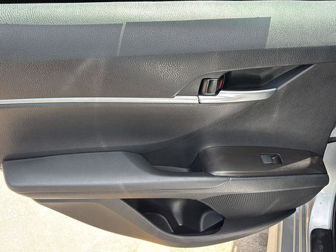 Used 2023 Toyota Camry SE image 16