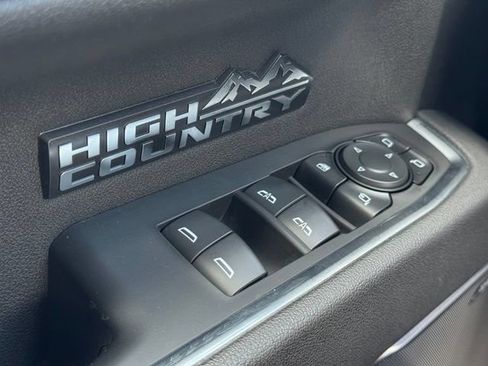 Certified 2025 Chevrolet Silverado 1500 High Country AWD/4WD image 33