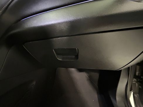 Used 2018 Chevrolet Equinox Premier image 24