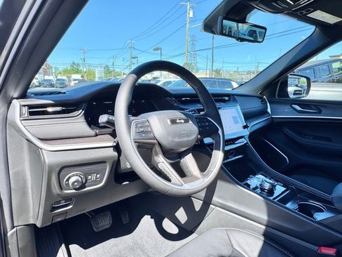 New 2026 Jeep Grand Cherokee Limited AWD/4WD image 12