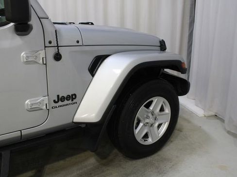 Used 2022 Jeep Gladiator Sport AWD/4WD image 26