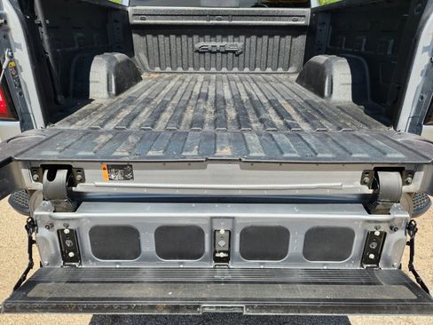 Used 2024 GMC Sierra 1500 AT4 w/ Technology Package AWD/4WD image 25
