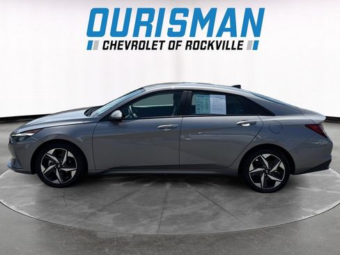 Used 2023 Hyundai Elantra SEL w/ Convenience Package FWD image 3