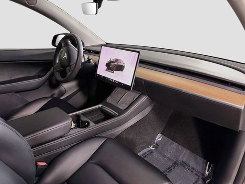 Used 2022 Tesla Model Y Performance AWD/4WD image 30