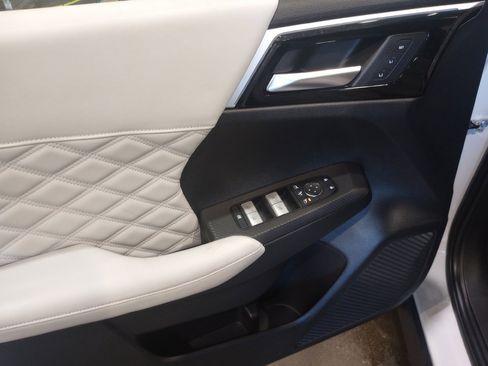 Used 2022 Mitsubishi Outlander SEL image 36