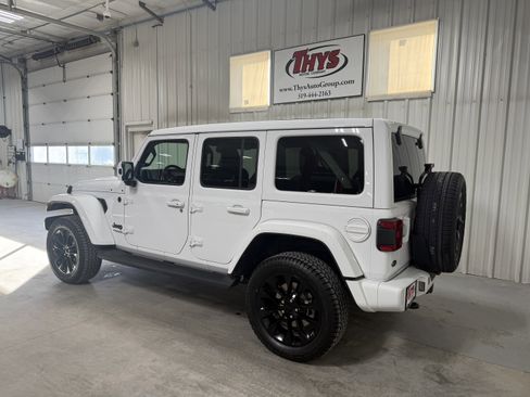 Used 2021 Jeep Wrangler Unlimited Sahara image 15