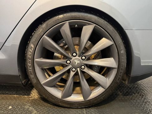 Used 2013 Tesla Model S Performance RWD image 26
