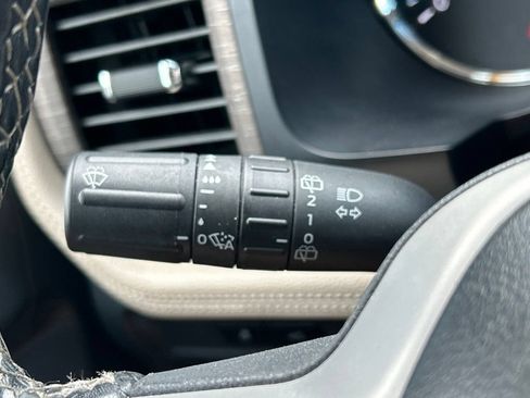 Used 2024 Ford Expedition Limited RWD image 29