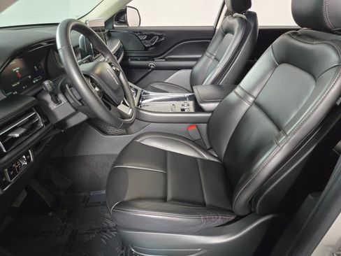 Used 2023 Lincoln Aviator AWD w/ Class IV Trailer Tow Package image 10