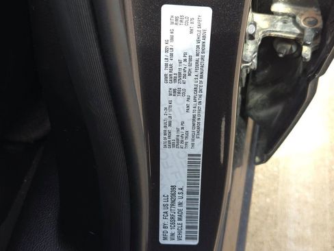 Used 2024 RAM 1500 Laramie AWD/4WD image 16