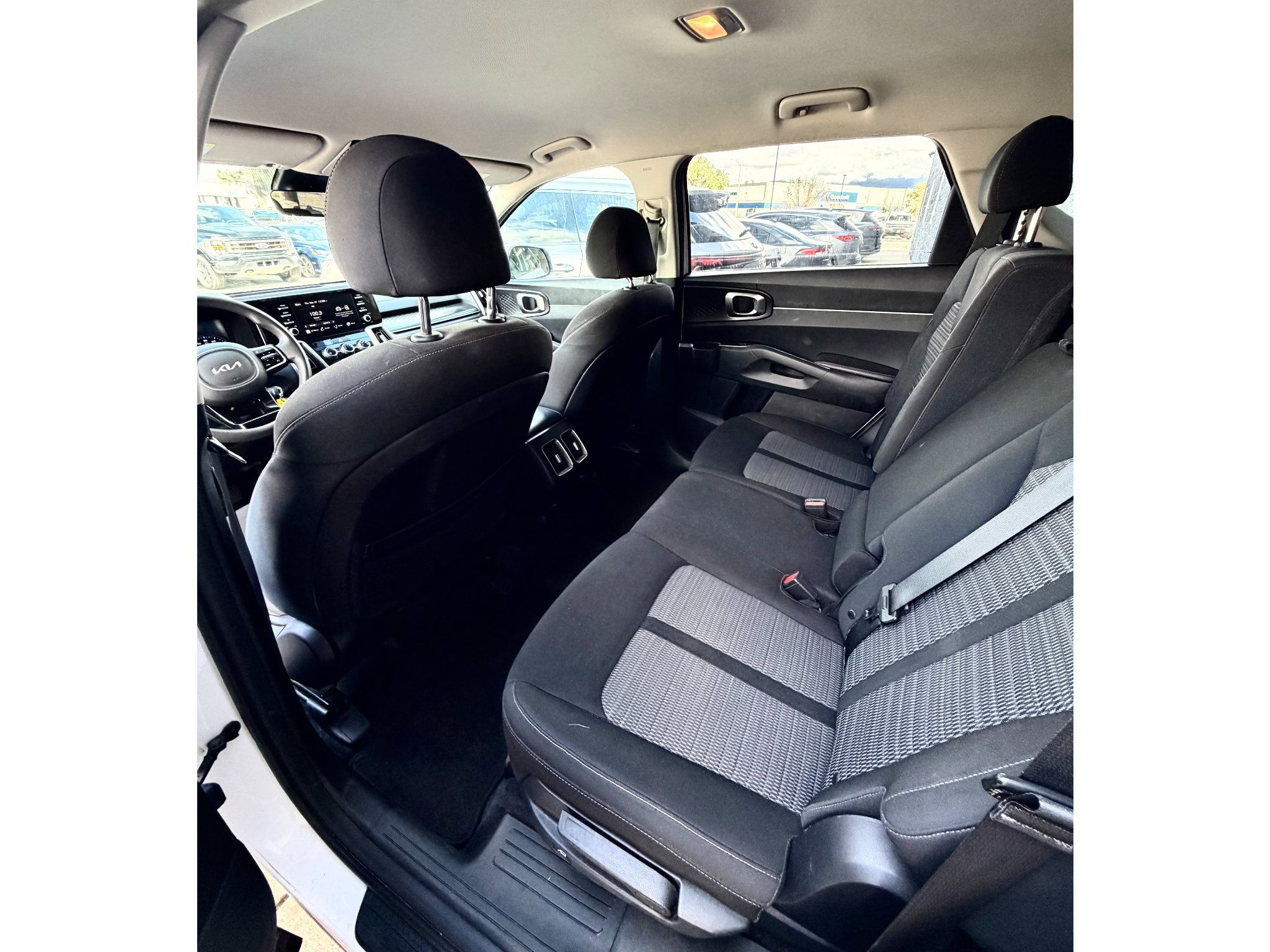 Used 2022 Kia Sorento LX AWD/4WD image 15