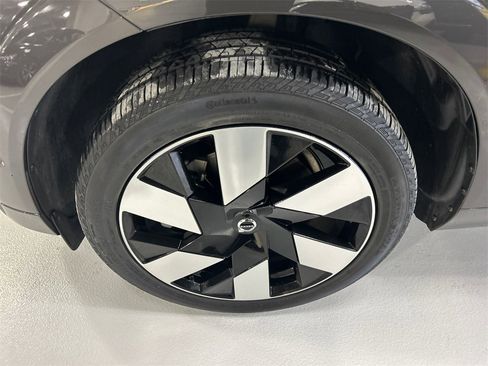 Certified 2023 Volvo XC60 T8 Plus w/ Climate Package image 8