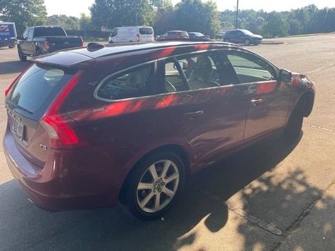Used 2017 Volvo V60 T5 Premier FWD image 5