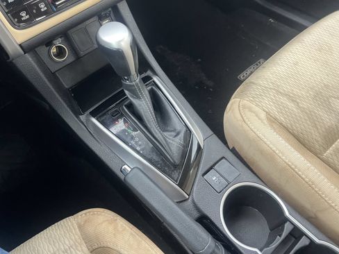 Used 2017 Toyota Corolla LE FWD image 6