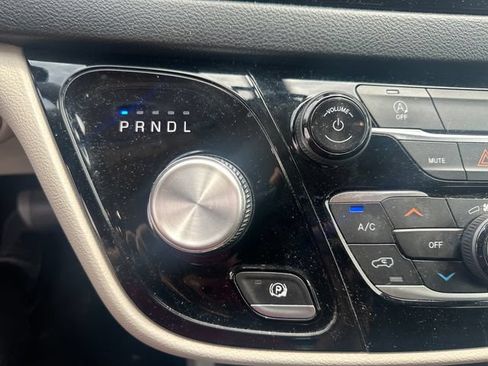 Used 2020 Chrysler Voyager LX w/ Cold Weather Group FWD image 24