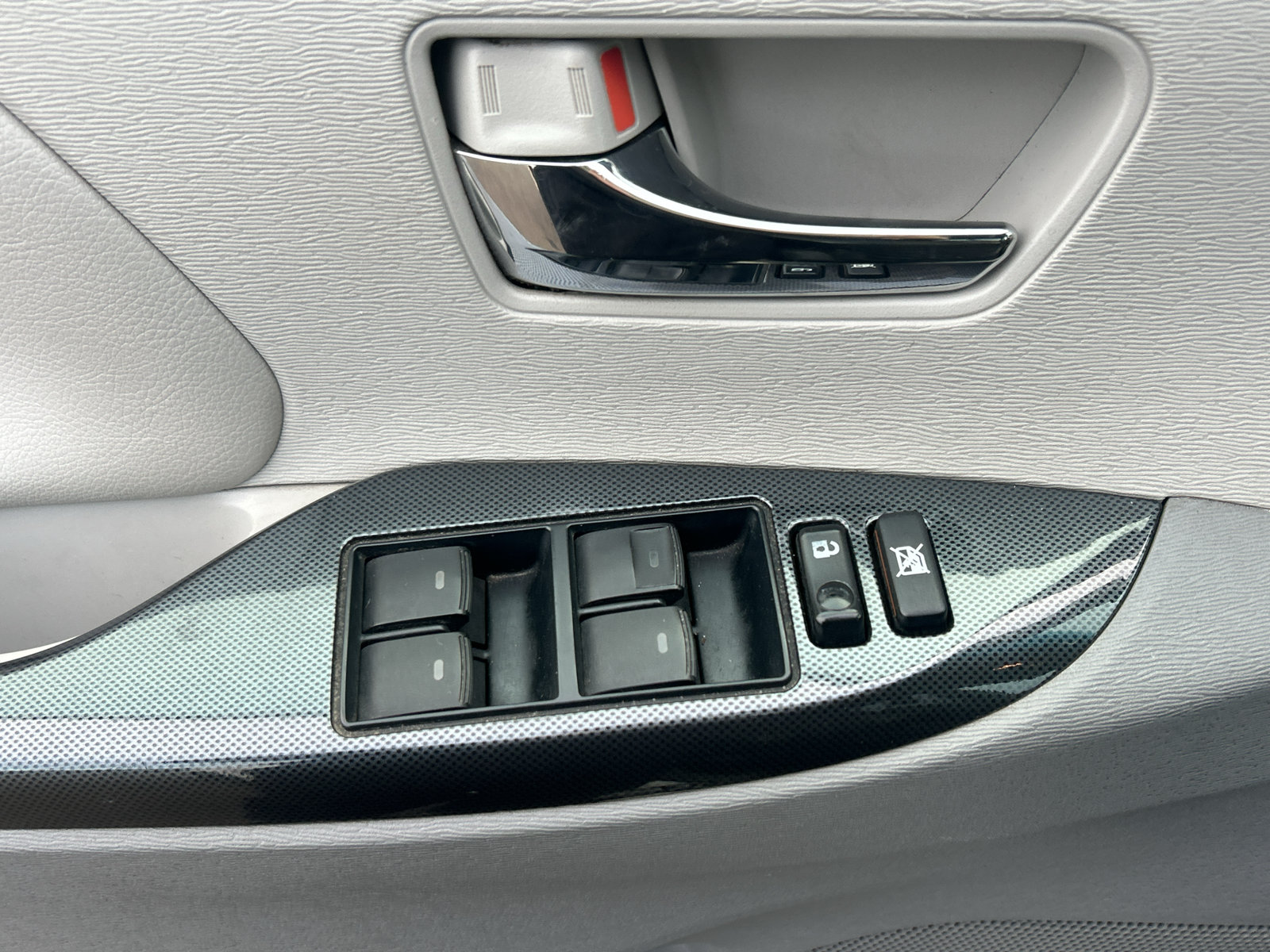 Used 2011 Toyota Sienna SE w/ Preferred Pkg FWD image 14