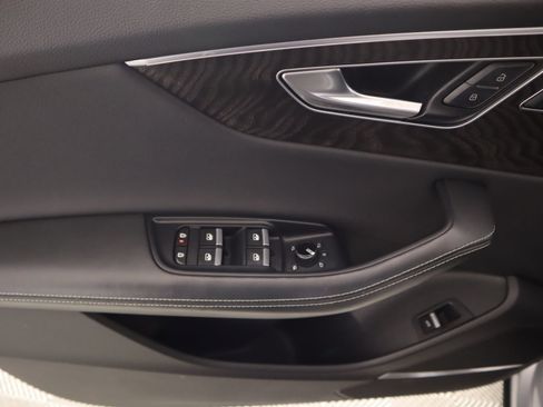 Used 2022 Audi Q8 Premium Plus AWD/4WD image 17