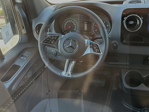 New 2025 Mercedes-Benz Sprinter 2500 image 14