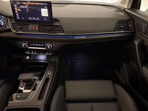 Certified 2025 Audi Q5 e Premium Plus w/ Premium Plus Package AWD/4WD image 30