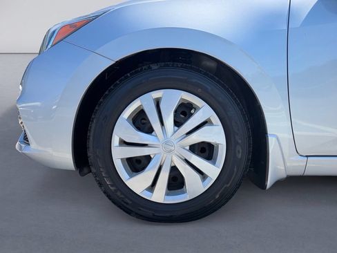 Used 2020 Nissan Versa S FWD image 9