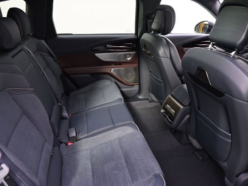 New 2026 Lincoln Nautilus Black Label w/ Jet Appearance Package AWD/4WD image 18