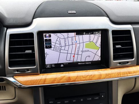 Used 2011 Lincoln MKZ Hybrid w/ 201A Rapid Spec Order Code image 22