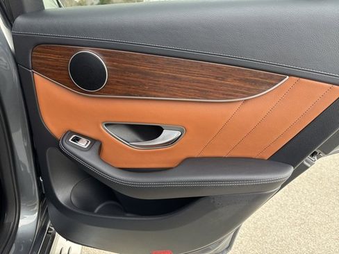 Used 2022 Mercedes-Benz GLC 300 4MATIC image 33