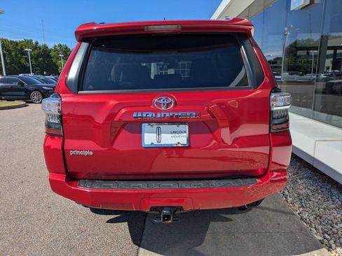 Used 2022 Toyota 4Runner SR5 Premium w/ Moonroof Package RWD image 14