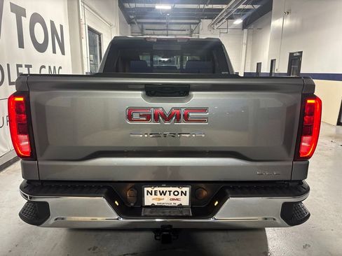 New 2026 GMC Sierra 1500 SLE w/ Preferred Package AWD/4WD image 30