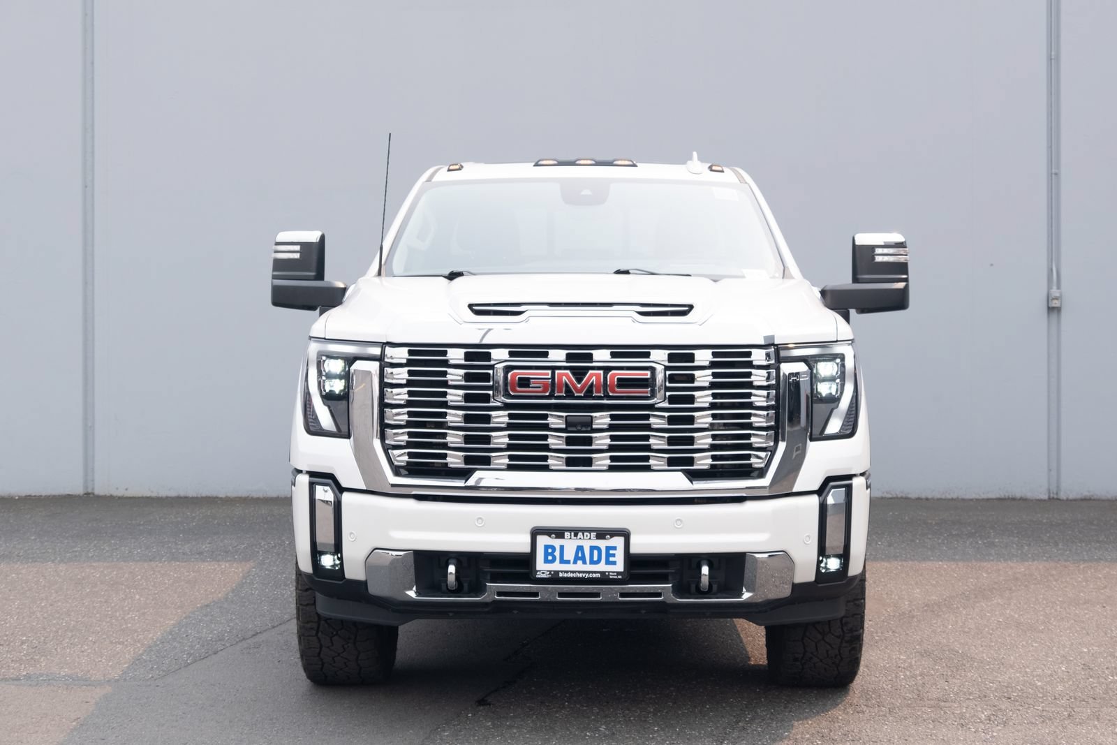 Used 2024 GMC Sierra 3500 Denali w/ Denali Reserve Package AWD/4WD image 24