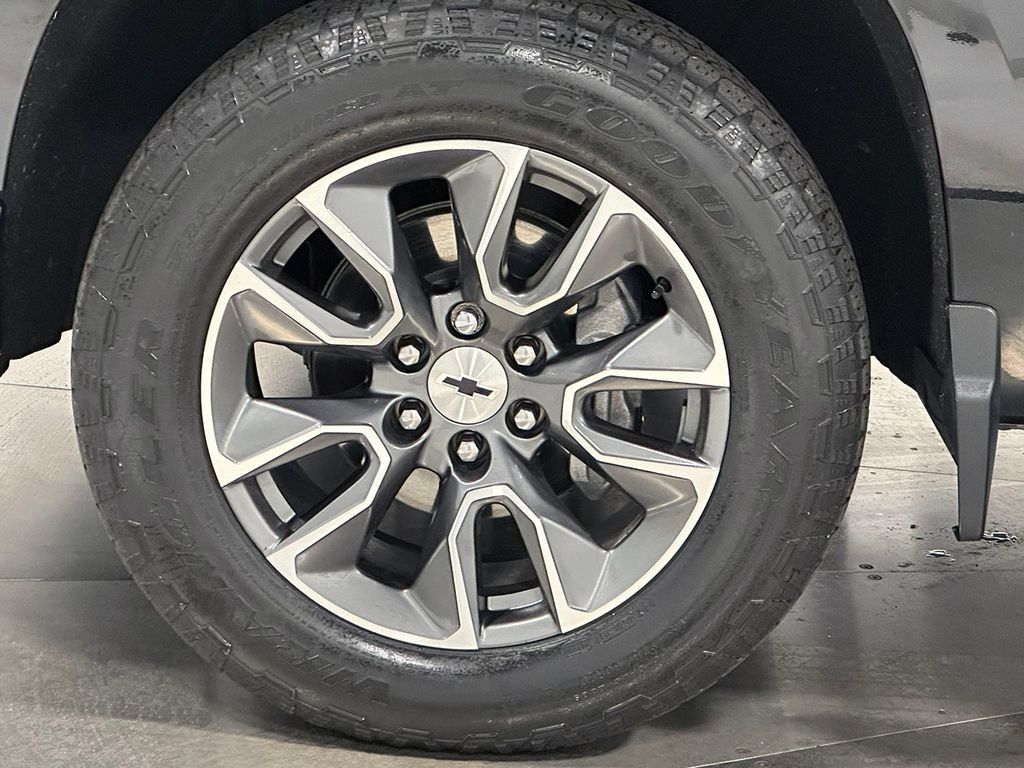 Used 2023 Chevrolet Silverado 1500 RST AWD/4WD image 17