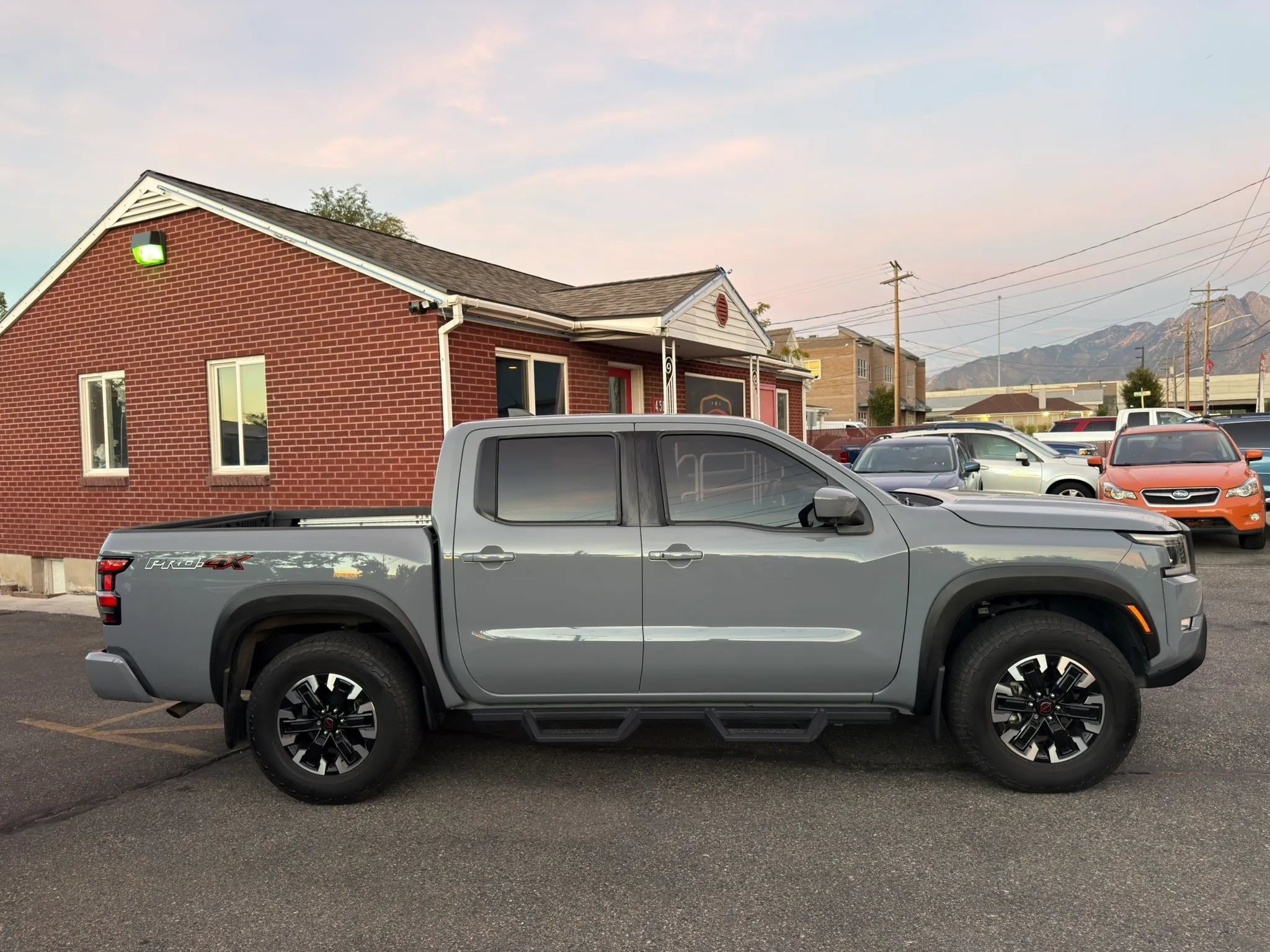 Used 2023 Nissan Frontier PRO-4X w/ Pro Convenience Package AWD/4WD image 4