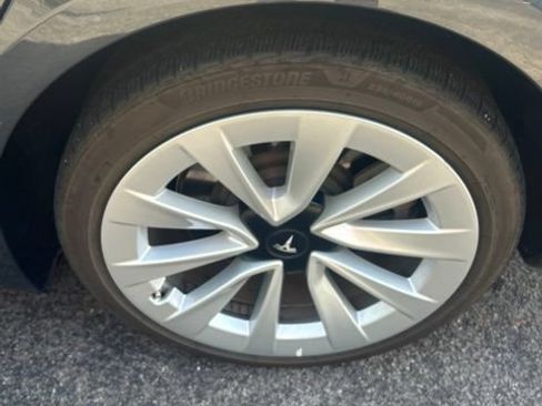 Used 2022 Tesla Model 3 Long Range AWD/4WD image 33
