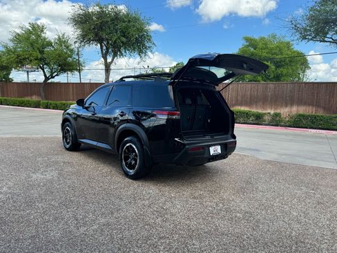 Used 2024 Nissan Pathfinder Rock Creek image 11