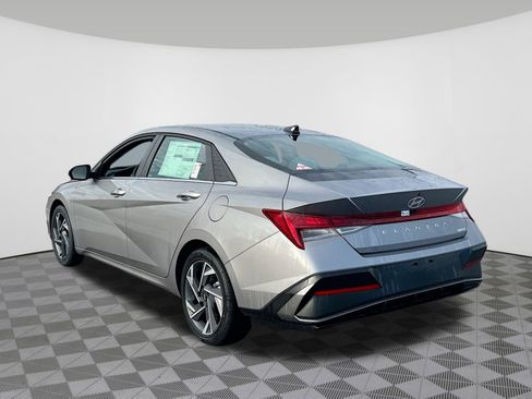 New 2026 Hyundai Elantra Limited FWD image 30