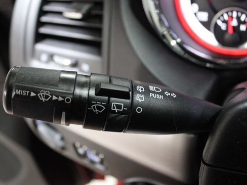 Used 2016 Dodge Grand Caravan R/T FWD image 32